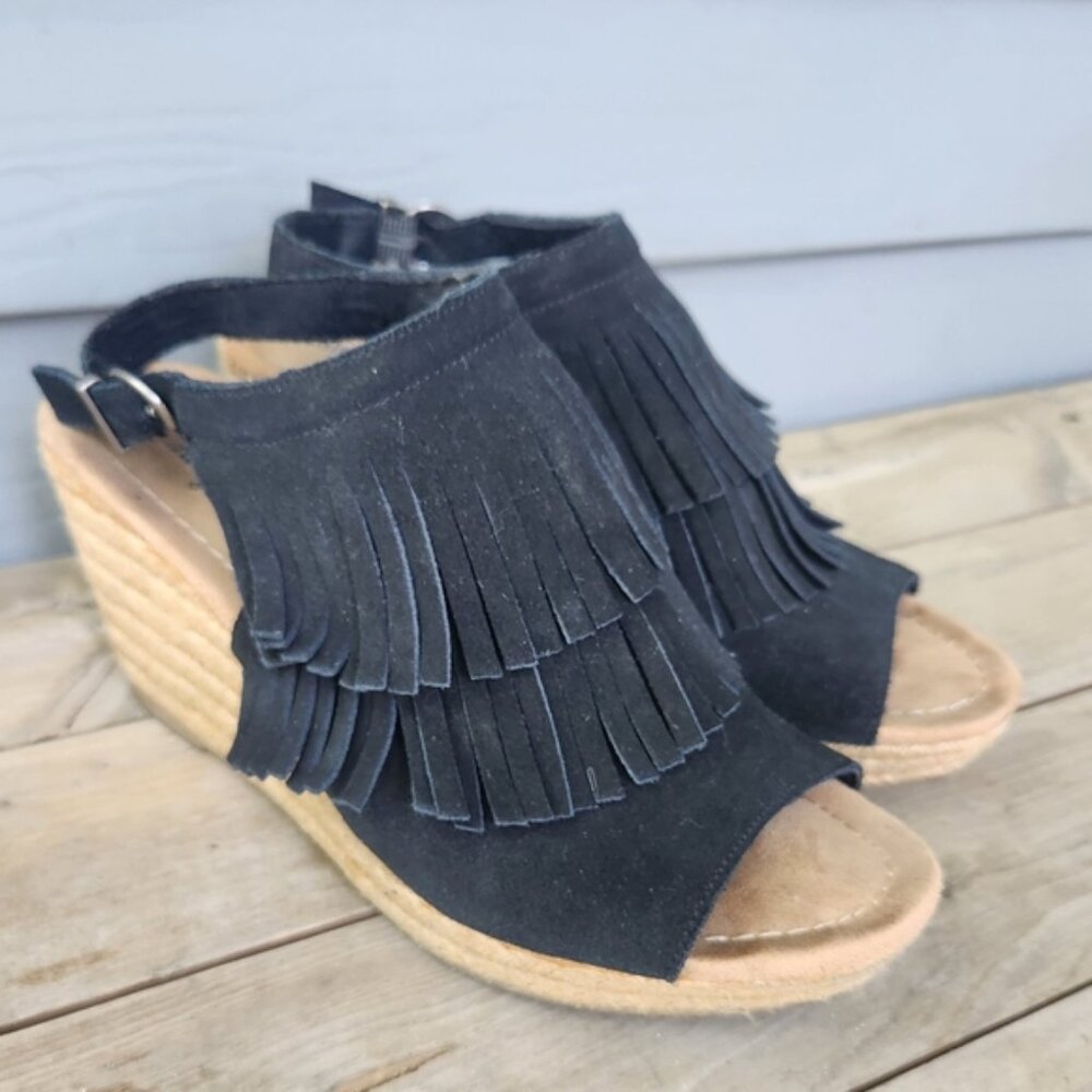 Minnetonka Size‎ 7 Black Fringe Summer Wedges